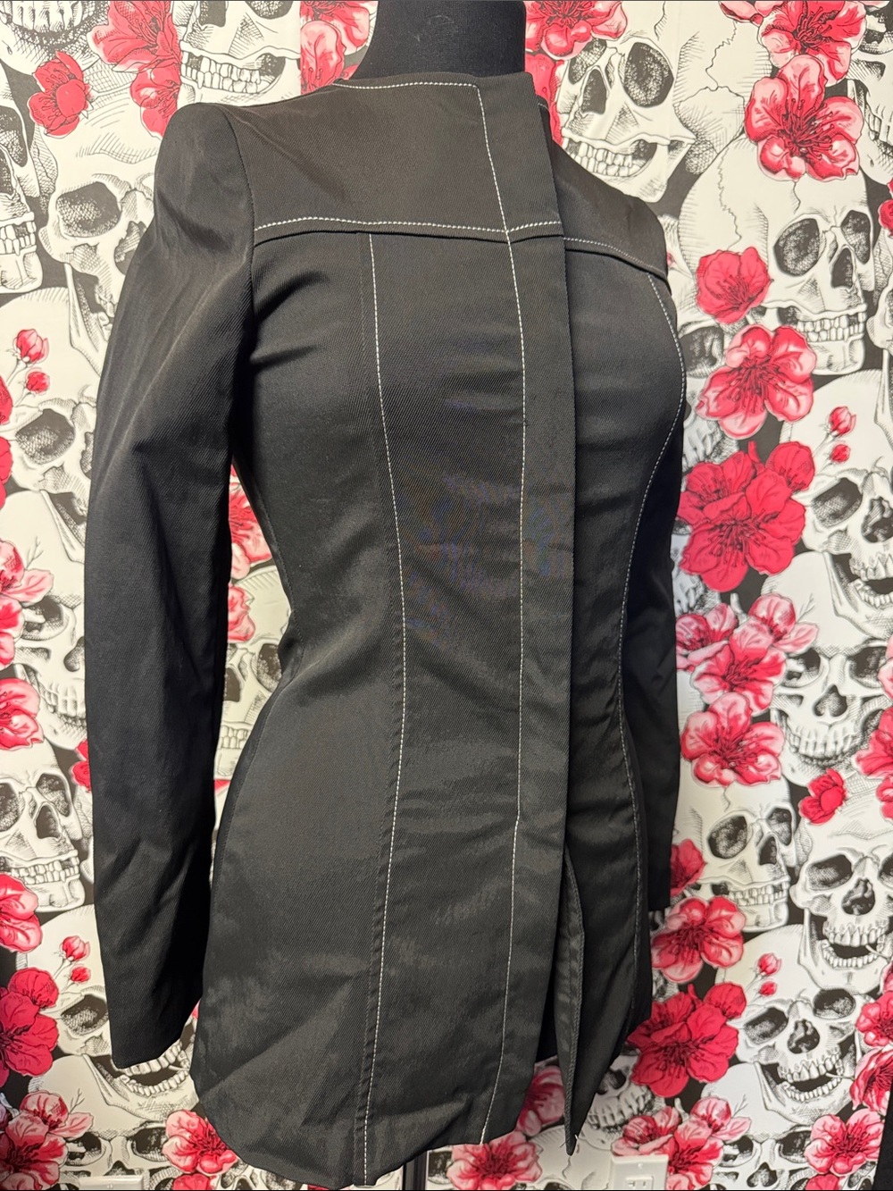 Source Unknown Black Tailored Jacket with Contrast Stitching